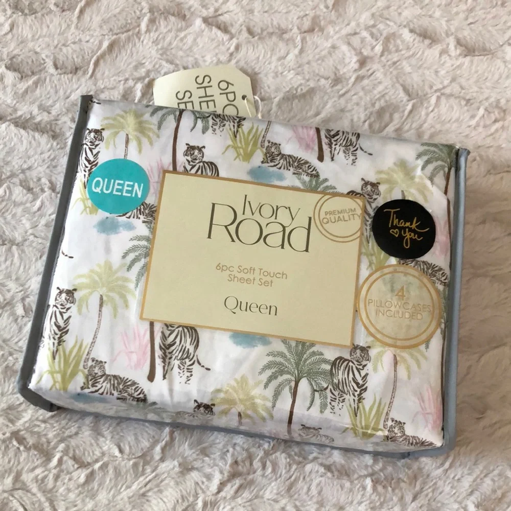 Ivory Road Queen Sheet Set - Pastel Palm & Tiger Print